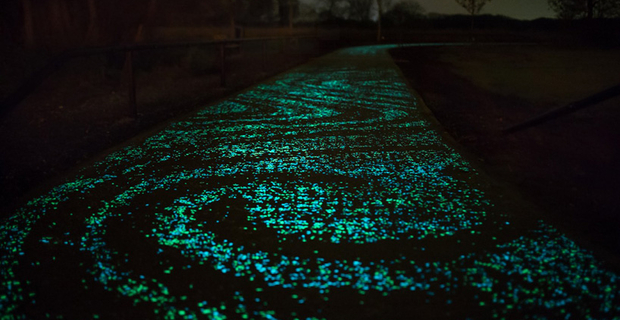 Gli effetti della pista ciclabile che richiama la notte stellata di Van Gogh